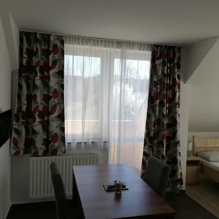 25 Vendégház *